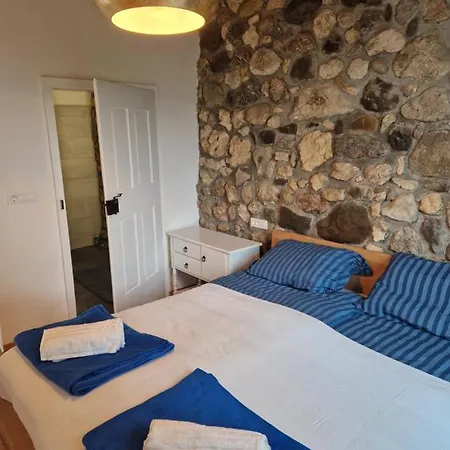 Guest house Sobe Lotrist *