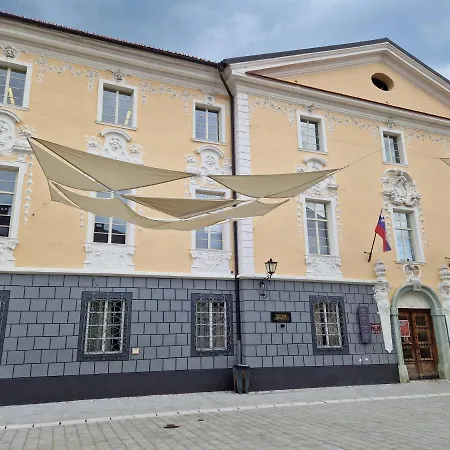 Sobe Lotrist Vendégház